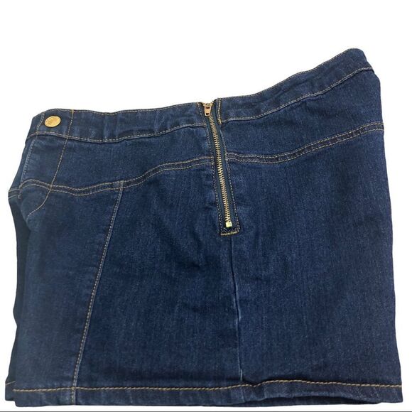 Nicki Minaj Jean High Rise Shorts - Picture 4 of 4